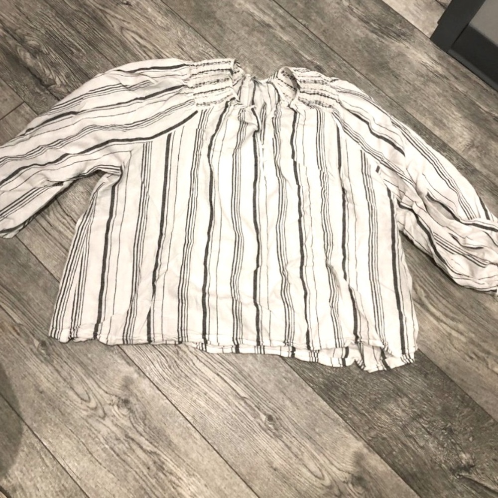 Old Navy XXL White Striped Womens Blouse with Buttons